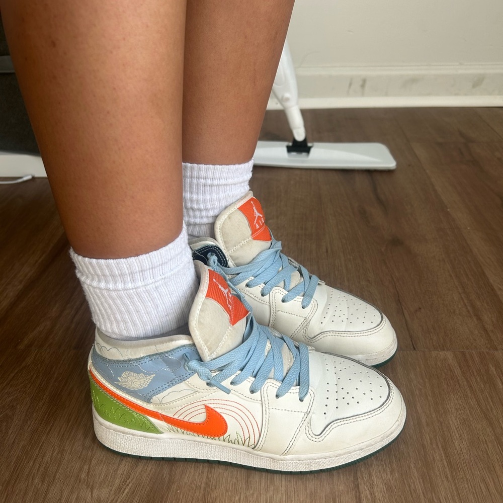 Air jordan 1 mid-rise se gs ‘stitch’  Youth 6!!!